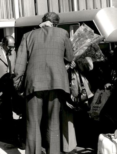 Περιοδεία του Εθνικού Θεάτρου στην Ιαπωνία 1974, άφιξη του θιάσου στην Αθήνα