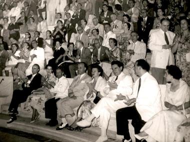 «Μήδεια» 1956, μέλη της κυβέρνησης και επίσημοι στο κοινό της παράστασης