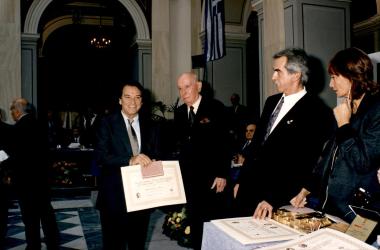 Ο Νίκος Κούρκουλος με τον Τάσο Αθανασιάδη στην απονομή των βραβείων Ιπεκτσί