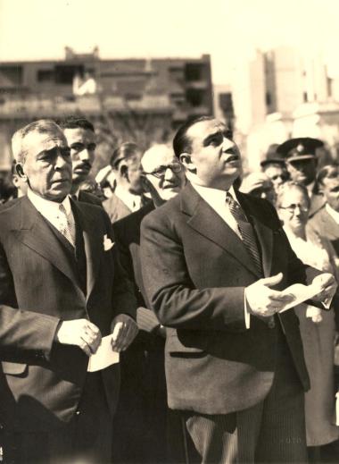 Κατάθεση στεφάνου στον αδριάντα του Κωνσταντίνου Α΄