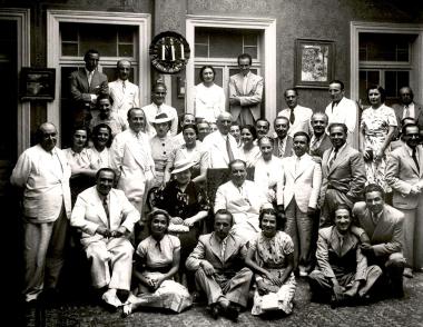 Περιοδεία του Εθνικού Θεάτρου στη Θεσσαλονίκη 1938, αναμνηστική φωτογραφία του θιάσου