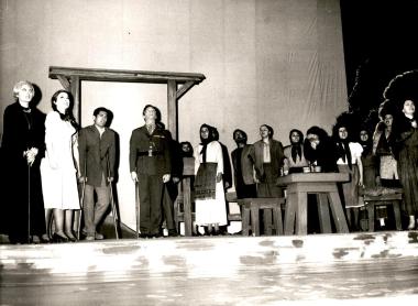 «Σκοτεινιά στον Έπαχτο», στιγμιότυπο από την παράσταση