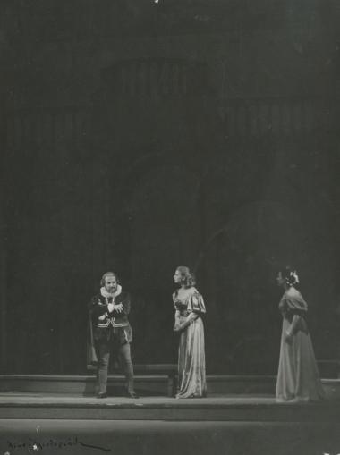 Photo from the play 
