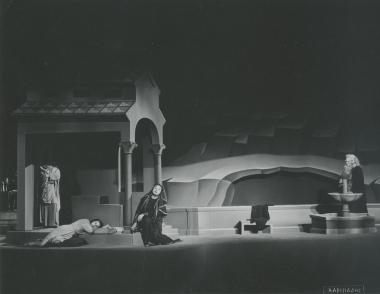 Photo from the play 