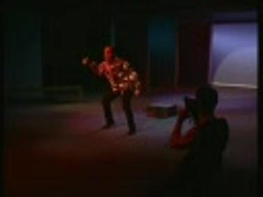 Τμήμα μαγνητοσκόπησης από την παράσταση 