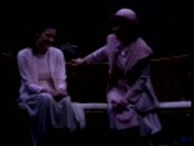 Τμήμα μαγνητοσκόπησης από την παράσταση 