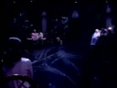 Τμήμα μαγνητοσκόπησης από την παράσταση 