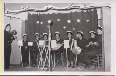 Student play at the AFS, 21