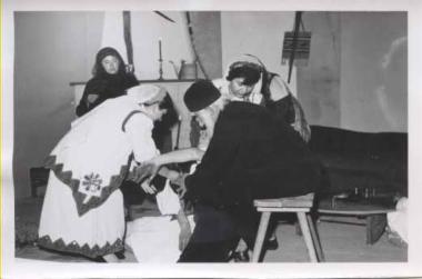 Student play at the AFS, 26