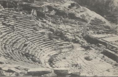 Αρχαίο θέατρο Δελφών, 1