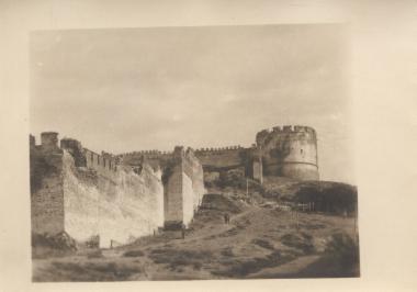 Επταπύργιο, 1