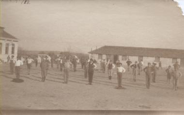 Μαθητές στο μάθημα της γυμναστικής, 1924