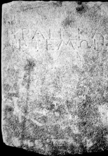 IThrAeg E127: Επιτύμβιο της Ηραΐννης, θυγατρός του Αρτέμωνος