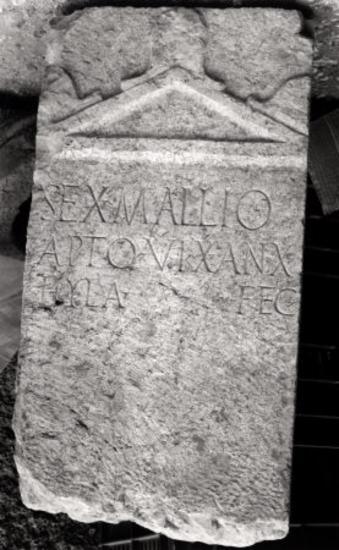 Achaïe II 127: Epitaph of Sextus Mallius Aptus