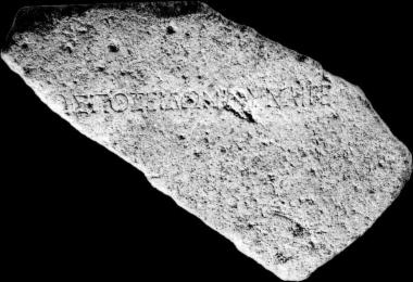 IThrAeg E081: Επιτύμβιο του γιου του Ποσειδωνίου