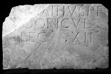 Achaïe II 152: Epitaph of the veteran Publius Domitius Oriculo