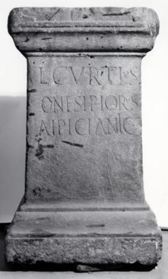 Achaïe II 085: Epitaph of Lucius Curtius Onesiphorus