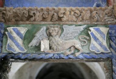 Heraldic ensemble (Leone di San Marco and the Callergi family)