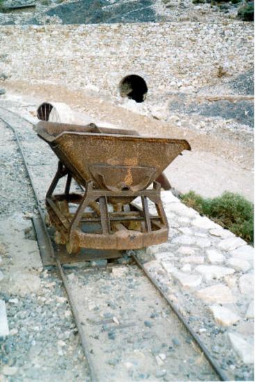 Ορυχεία -  Σμυριδωρυχεία Νάξου