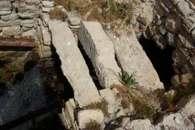 Αλευρόμυλος -  Υδρόμυλος Ι. Ν. Αγ. Τριάδος