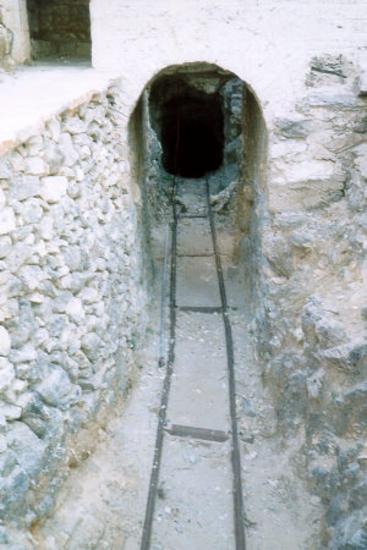 Ορυχεία -  Σμυριδωρυχεία Νάξου