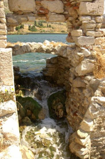 Αλευρόμυλος -  Υδρόμυλος Ι. Ν. Αγ. Τριάδος