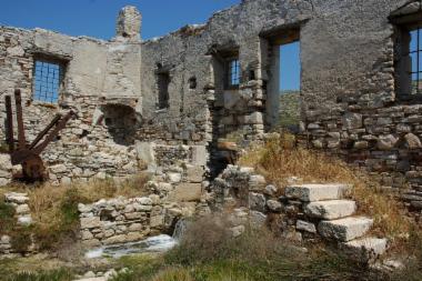 Αλευρόμυλος -  Υδρόμυλος Ι. Ν. Αγ. Τριάδος