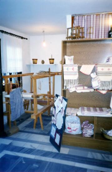 Υφαντική -  Αστικός Συνεταιρισμός Χειροποίητων Παραδοσιακών και μη Προϊόντων