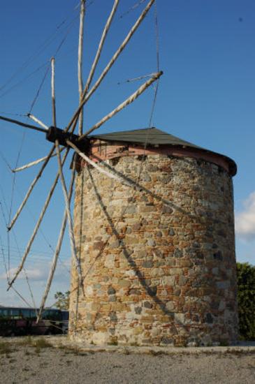 Αλευρόμυλος -  Άμαλλος Ελπιδοφόρος