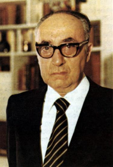 Μανούσακας Μανούσος