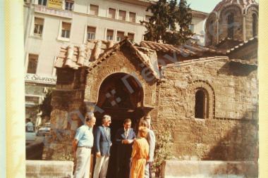 Λειτουργία στην εκκλησία της Καπνικαρέας