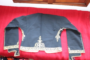 Traditional costumes - Kontogouni