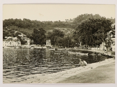 In ¨Limanaki, children playing with the boat