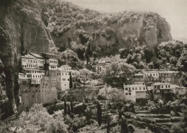 Η Μονή του Μεγάλου Σπηλαίου στην Αχαΐα.