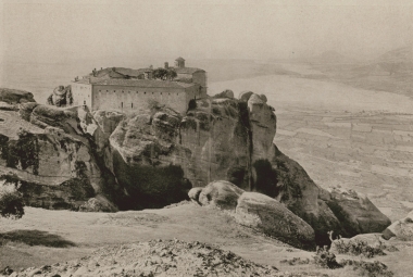 Η Μονή του Αγίου Στεφάνου στα Μετέωρα, από τα βόρεια.