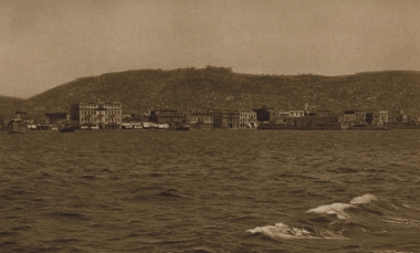 Άποψη της Σμύρνης από τη γέφυρα πλοίου.