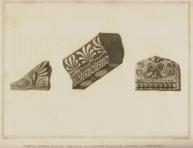 Πήλινο γείσο και μετόπη από το ιερό του Ασκληπιού στην Επίδαυρο.