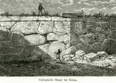 Αρχαία τείχη κοντά στην αρχαία Κρίσσα.