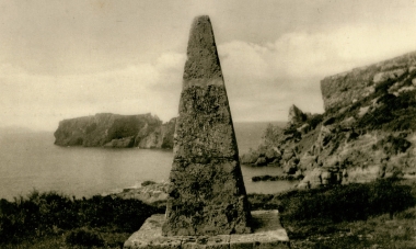 Άποψη του μνημείου του Αλέξη Μαλλέ (Alexis Mallet) στη Σφακτηρία.