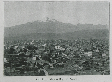 Άποψη της Καισάρειας (σημερινό Κάισερι) με το όρος Αργαίος.