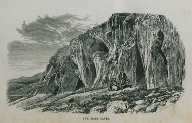 Το σπήλαιο Balzi Rossi κοντά στη Μεντόν, όπου ανακαλύφθηκαν οστά ζώων, παλαιολιθικά εργαλεία, και πρώιμοι σκελετοί Homo sapiens sapiens.