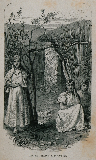 Γυναίκες σε χωριό της Καμπυλίας.