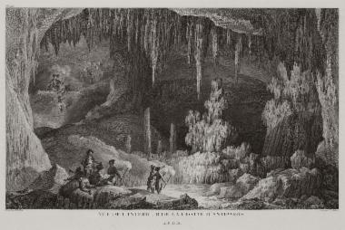 Άποψη του εσωτερικού του σπηλαίου της Αντιπάρου.