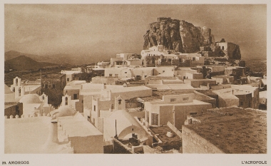 Η Χώρα της Αμοργού και το Κάστρο της.