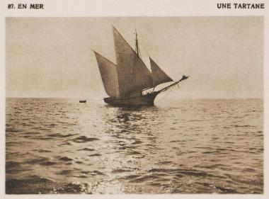 Πλοιάριο (ταρτάνα) στα ανοιχτά του Αιγαίου Πελάγους.