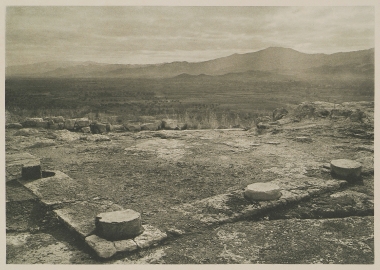 Η περίστυλη αυλή στο ανάκτορο της Φαιστού.