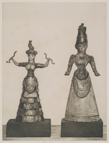 Τα ειδώλια της «Θεάς των όφεων» από την Κνωσσό (Αρχαιολογικό Μουσείο Ηρακλείου).