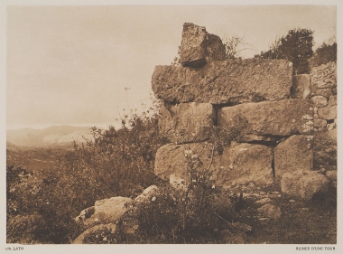 Ερείπια πύργου στη Λατώ.