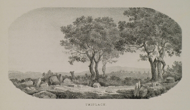 Τα ερείπια του Ναού του Απόλλωνα στην αρχαία Θύμβρα (σήμερα Χισαρλίκ), κοντά στην Τροία. Στο βάθος διακρίνεται το χωριό Τσιπλάκ.