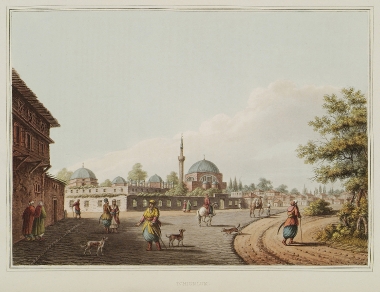 Δρόμος στο Τσορλού, βορειοανατολικά από τη Ραιδεστό. Στο βάθος διακρίνεται το Τέμενος του Σουλτάνου Σουλεϊμάν Α΄, έργο του αρχιτέκτονα Κασίμ, καθώς και το Κουλιγιέ του τεμένους, έργο του αρχιτέκτονα Σινάν.